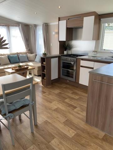 Cosy, Coastal Themed Holiday Home, Rockley Park, Poole, Dorset Exterior foto